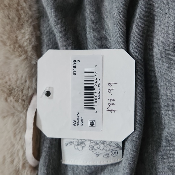 NWT Altar'd State Joelle faux fur jacket - small - Picture 9 of 13